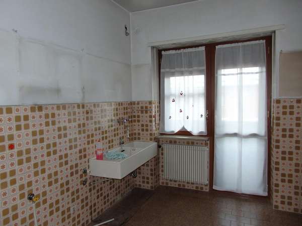 prima cucina ora camera matrimoniale